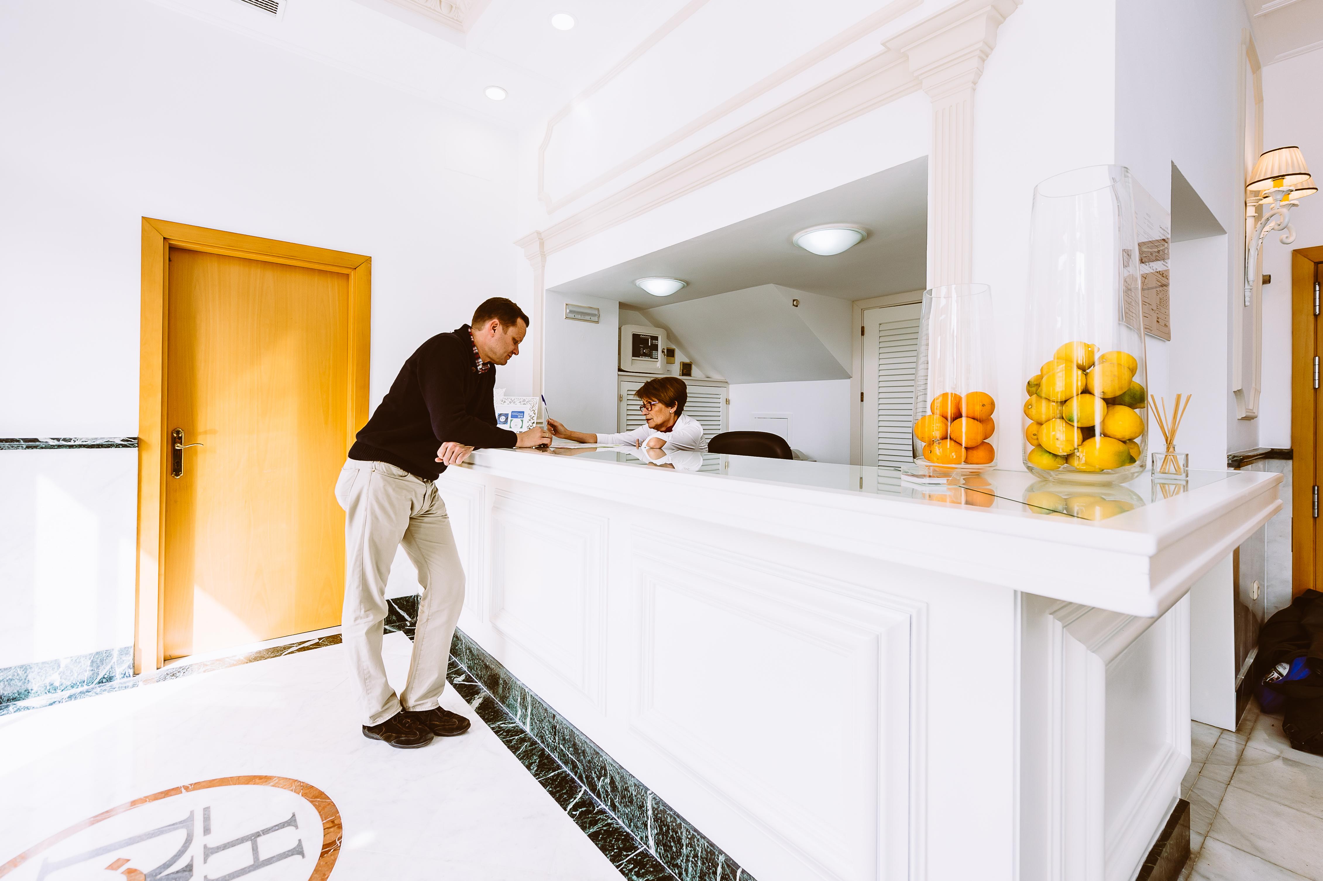 סביליה Basic Hotel Dona Manuela מראה חיצוני תמונה