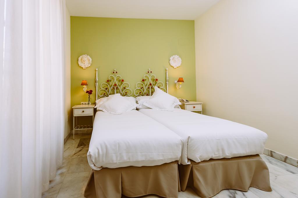 סביליה Basic Hotel Dona Manuela מראה חיצוני תמונה
