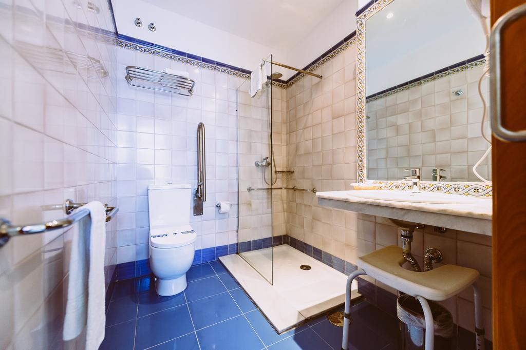 סביליה Basic Hotel Dona Manuela מראה חיצוני תמונה