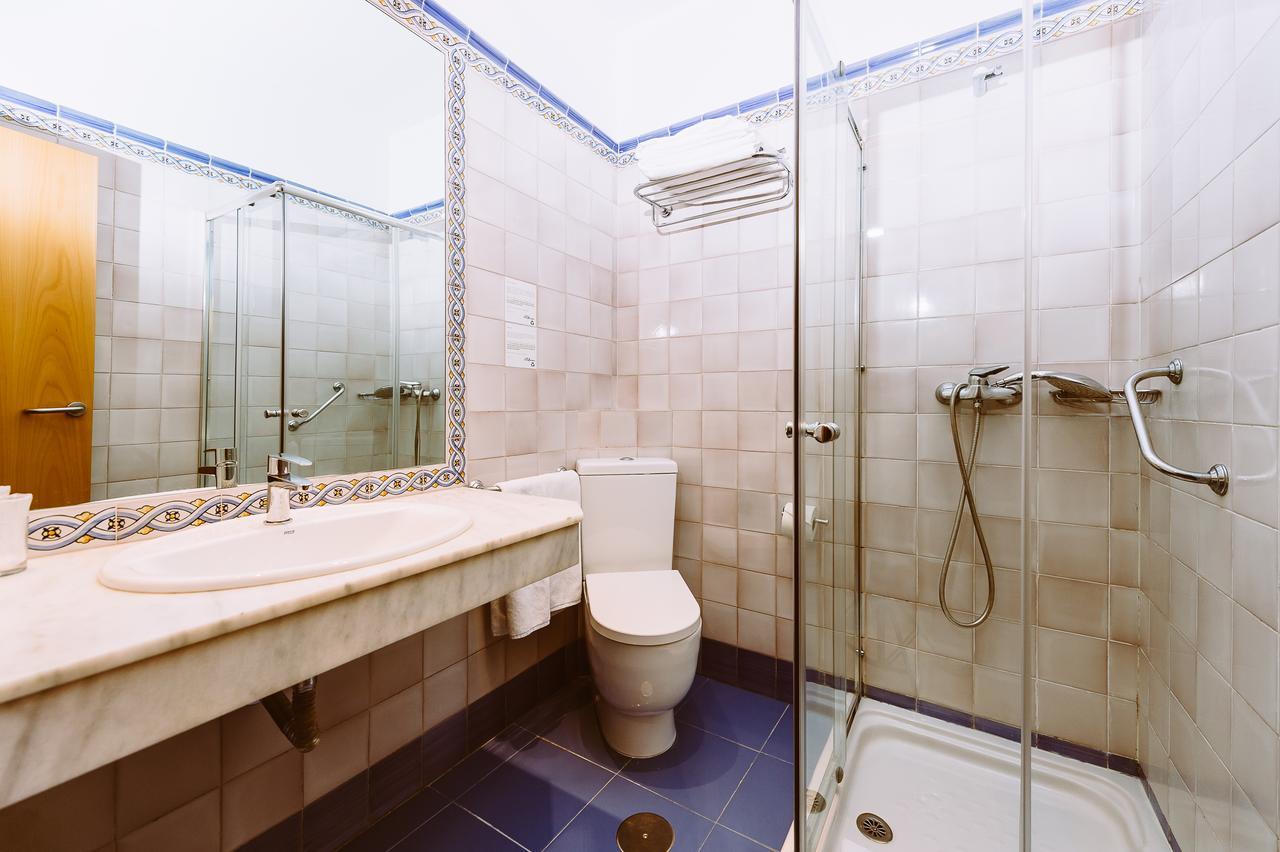 סביליה Basic Hotel Dona Manuela מראה חיצוני תמונה