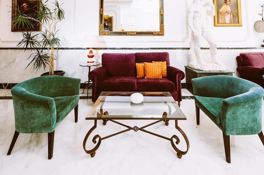 סביליה Basic Hotel Dona Manuela מראה חיצוני תמונה